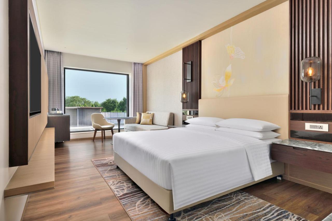 Courtyard By Marriott Gorakhpur Ξενοδοχείο Εξωτερικό φωτογραφία