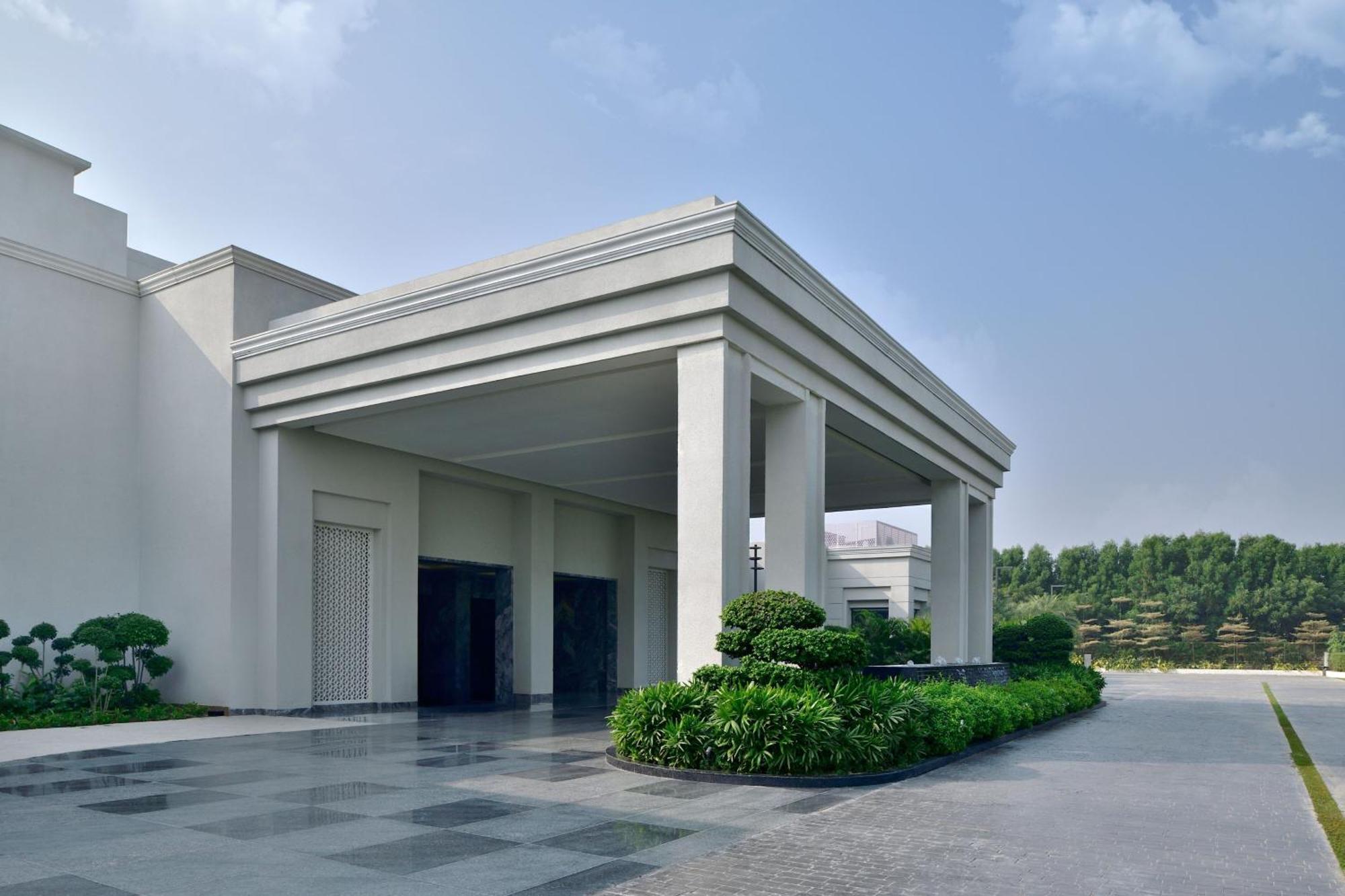 Courtyard By Marriott Gorakhpur Ξενοδοχείο Εξωτερικό φωτογραφία